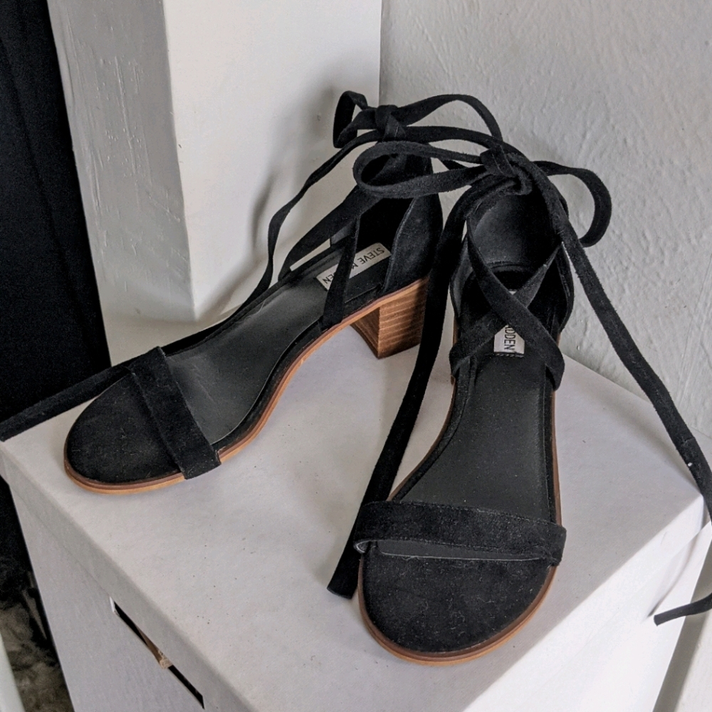 STEVE MADDEN Rizzaa Sandals